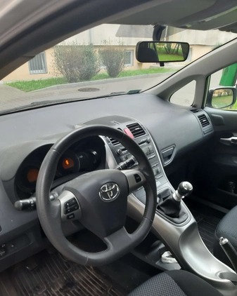 Toyota Auris cena 29999 przebieg: 120000, rok produkcji 2010 z Poznań małe 16